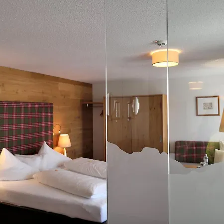 호텔 Alpenresort Walsertal 4*